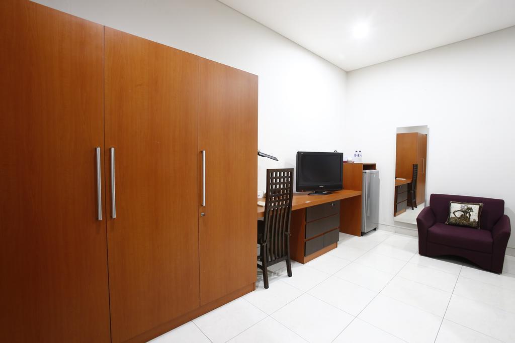 Reddoorz @ Menteng Jakarta Exterior foto