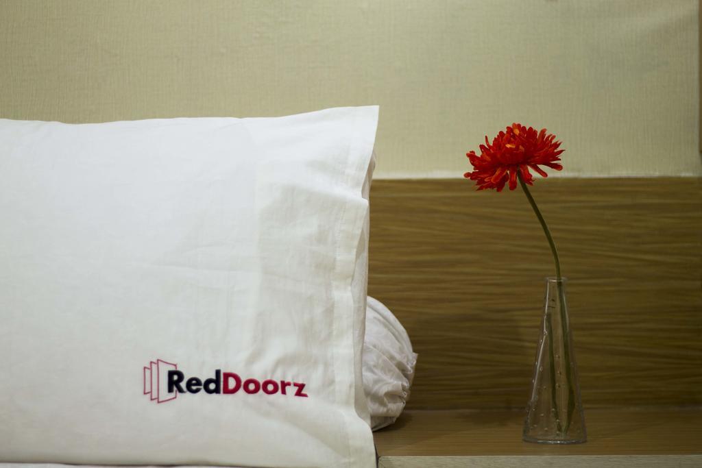 Reddoorz @ Menteng Jakarta Exterior foto