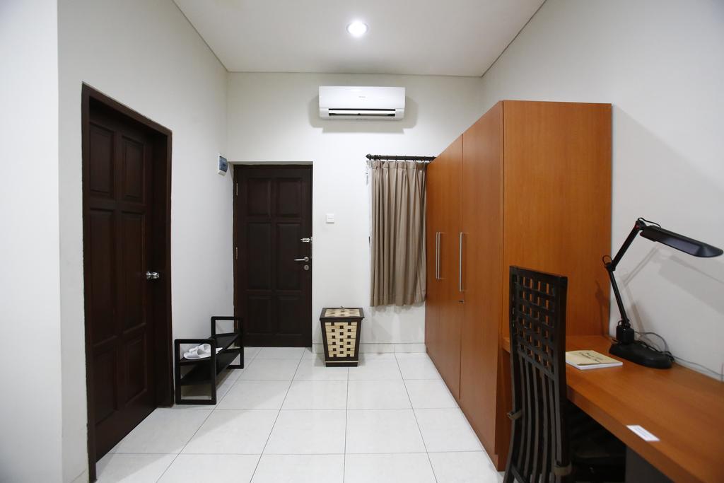 Reddoorz @ Menteng Jakarta Exterior foto